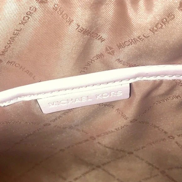 Michael Kors Blush and Cream Laptop Case - Picture 5 of 9